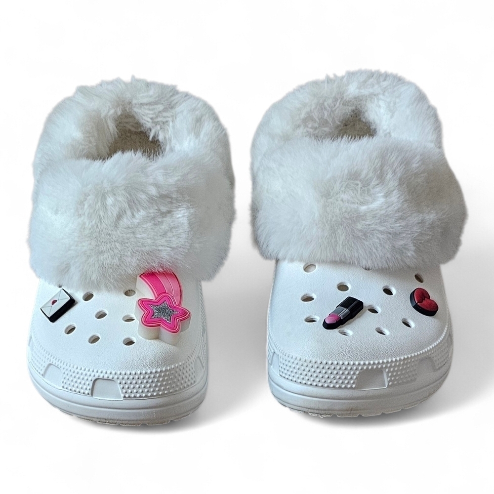 Crocs Classic Plush White Fur Lined Clogs Women’s Size 7 / Men’s 5